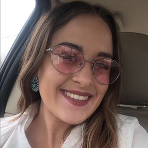 Meet your Posher, Addie.